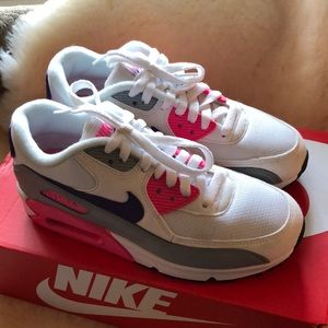 Women’s Nike Air Max 90 Size 6.5